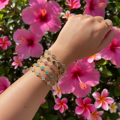 Bijoux fond fleurs roses vives