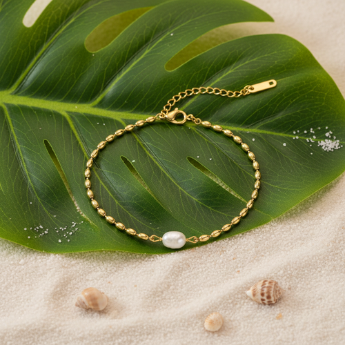 Bracelet sur feuille tropicale