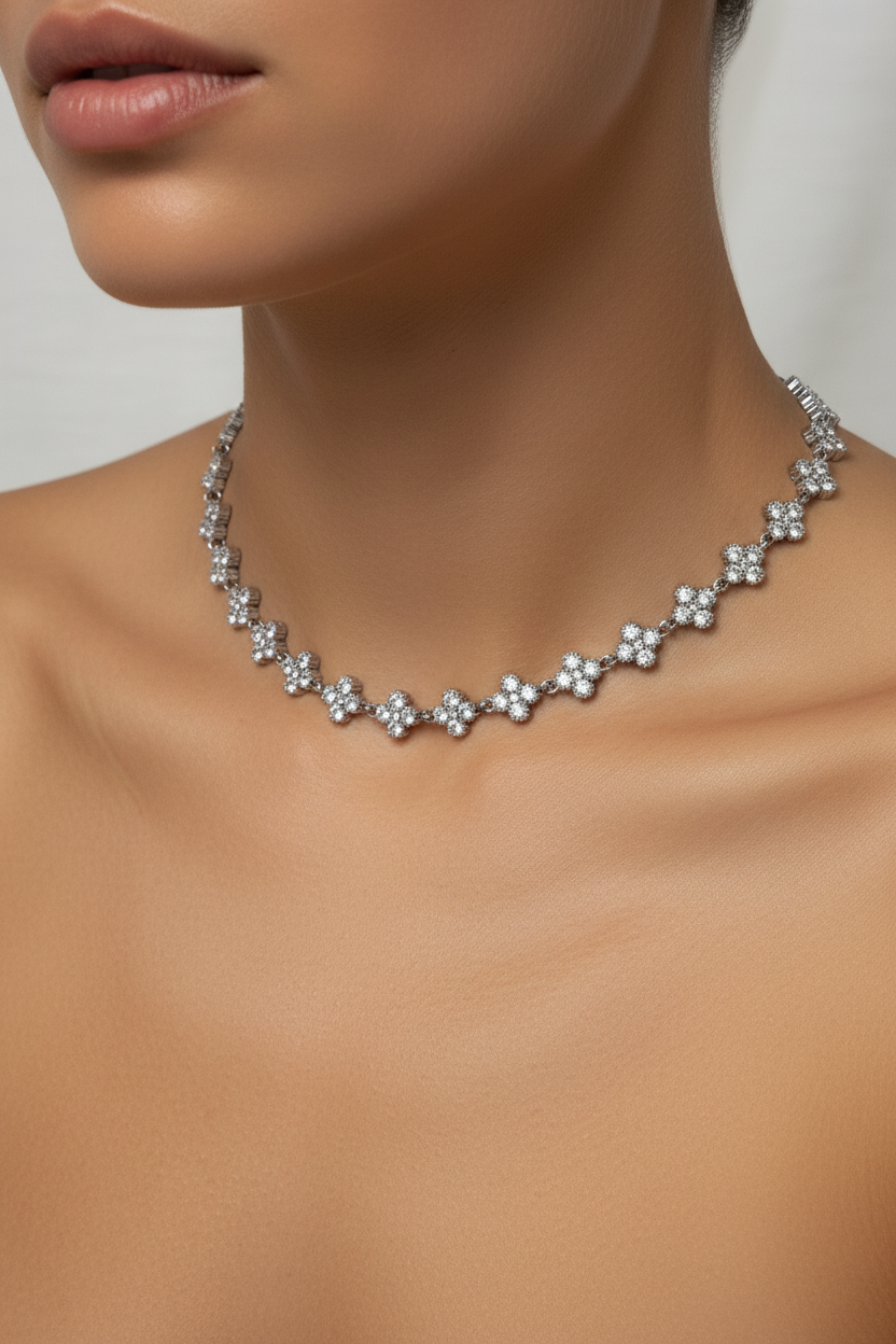 Collier Muse Argenté porté